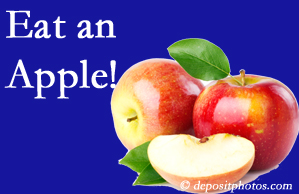 Groton chiropractic care encourages healthy diets full of fruits and veggies, so enjoy an apple the apple season!